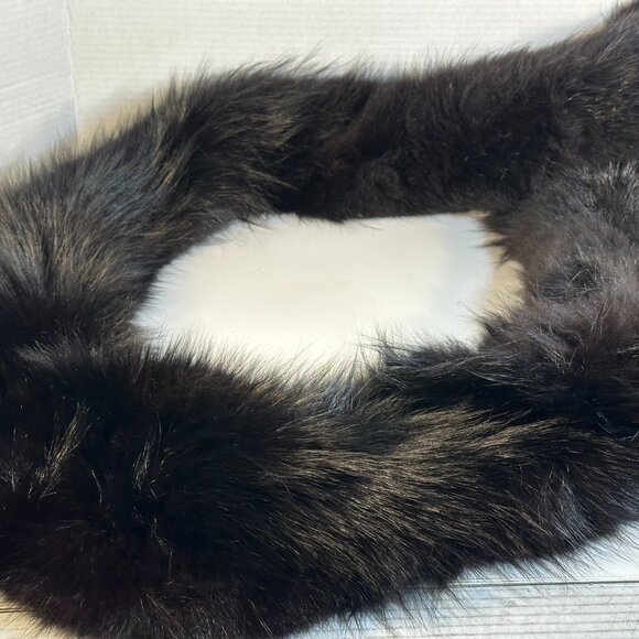 Women's Black fox Fur Stole - Picture 3 of 10